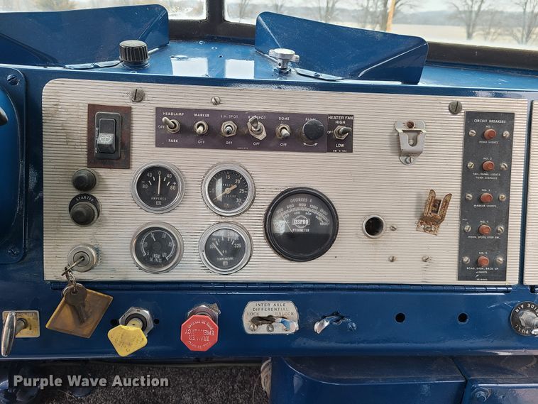 image for item IA9246 1966 Kenworth W-923  semi truck