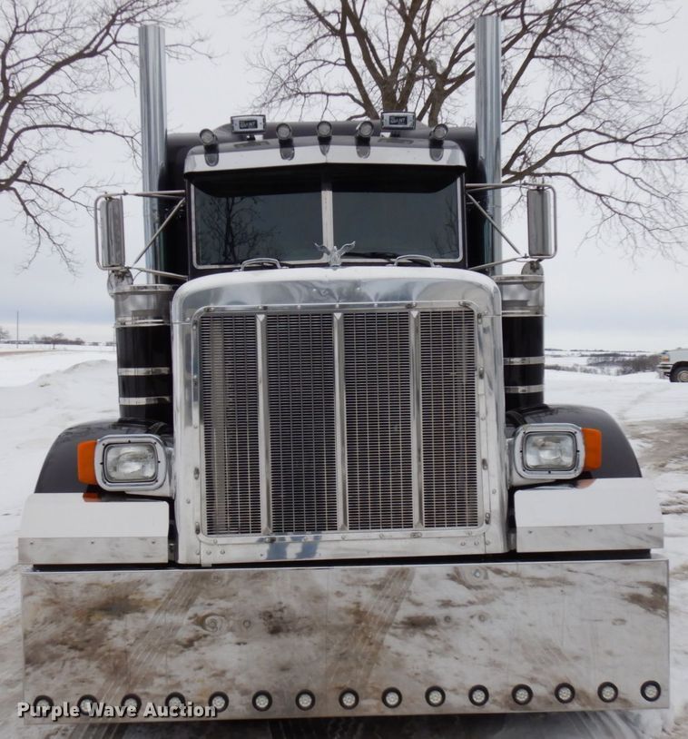 image for item IA9349 1998 Peterbilt 379  semi truck