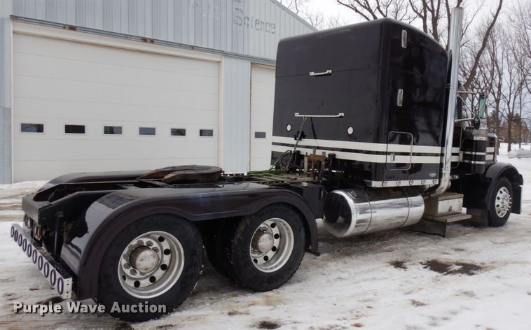 image for item IA9349 1998 Peterbilt 379  semi truck