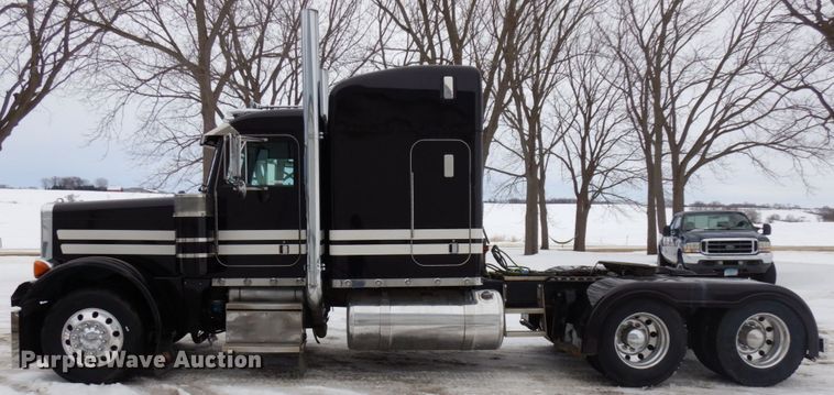 image for item IA9349 1998 Peterbilt 379  semi truck