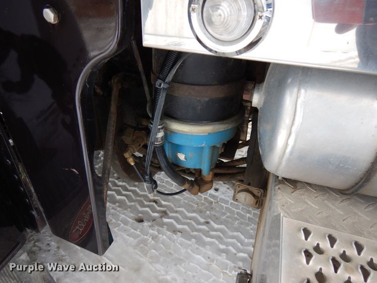 image for item IA9349 1998 Peterbilt 379  semi truck