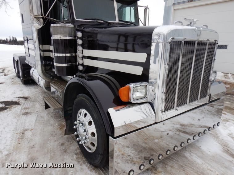 image for item IA9349 1998 Peterbilt 379  semi truck