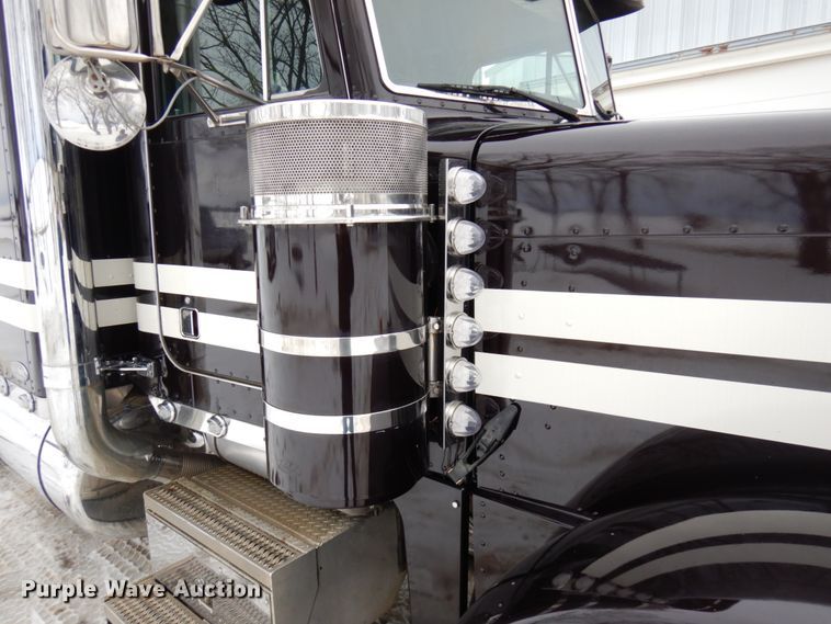 image for item IA9349 1998 Peterbilt 379  semi truck