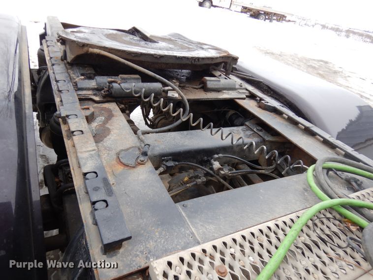 image for item IA9349 1998 Peterbilt 379  semi truck