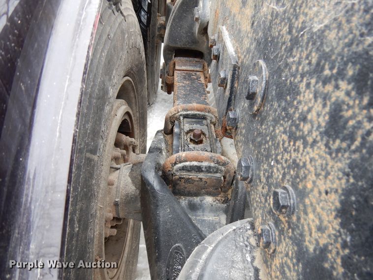 image for item IA9349 1998 Peterbilt 379  semi truck