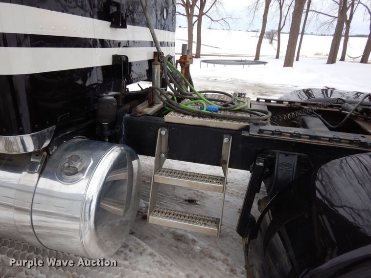 image for item IA9349 1998 Peterbilt 379  semi truck