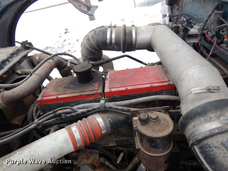 image for item IA9349 1998 Peterbilt 379  semi truck