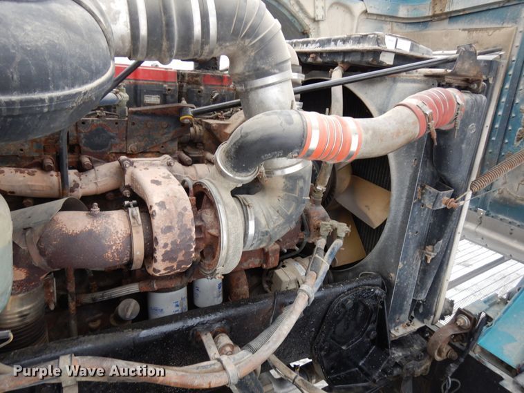 image for item IA9349 1998 Peterbilt 379  semi truck