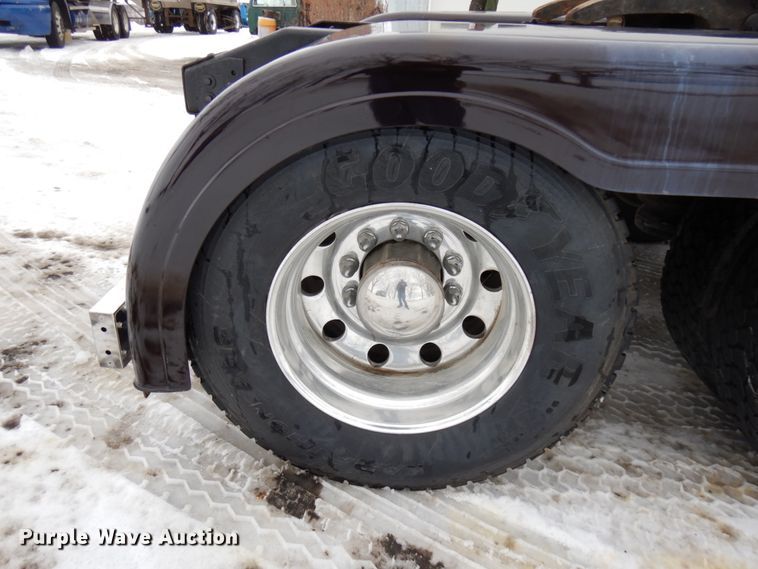 image for item IA9349 1998 Peterbilt 379  semi truck