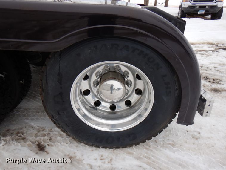 image for item IA9349 1998 Peterbilt 379  semi truck