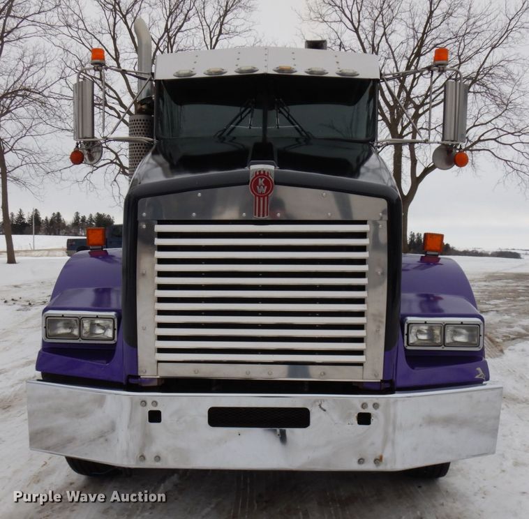 image for item IA9350 2001 Kenworth T800  semi truck