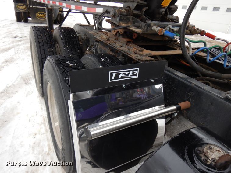 image for item IA9350 2001 Kenworth T800  semi truck