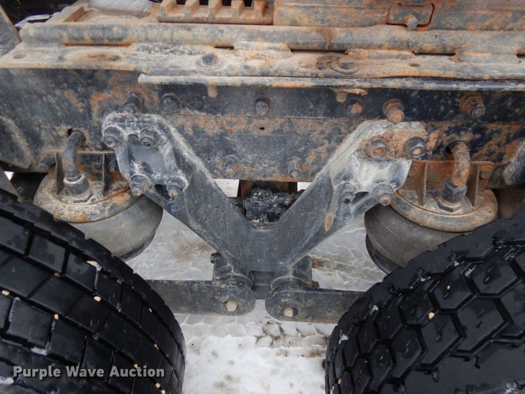 image for item IA9350 2001 Kenworth T800  semi truck