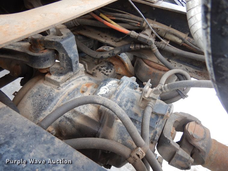 image for item IA9350 2001 Kenworth T800  semi truck