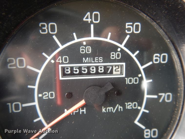 image for item IA9350 2001 Kenworth T800  semi truck