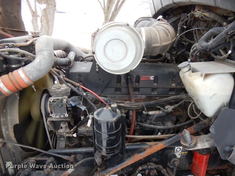 image for item IA9350 2001 Kenworth T800  semi truck