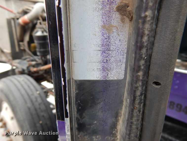 image for item IA9350 2001 Kenworth T800  semi truck