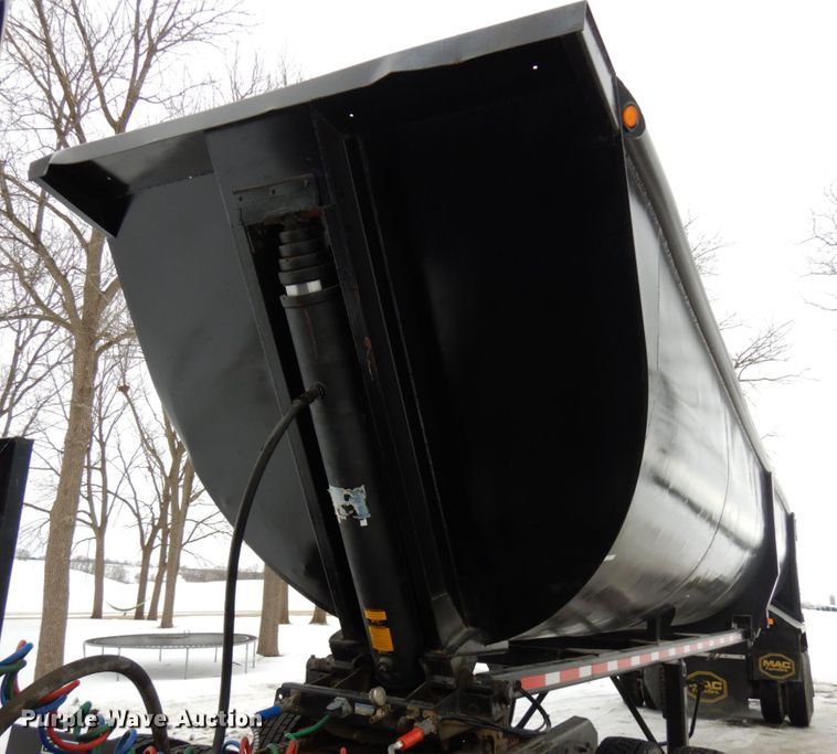 image for item IA9351 2009 MAC SE end dump trailer