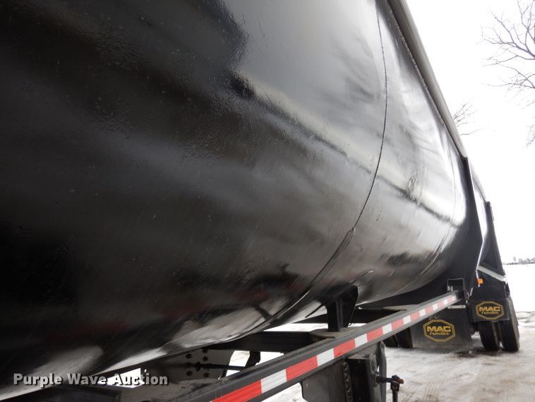 image for item IA9351 2009 MAC SE end dump trailer