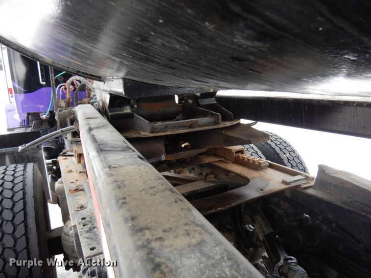 image for item IA9351 2009 MAC SE end dump trailer