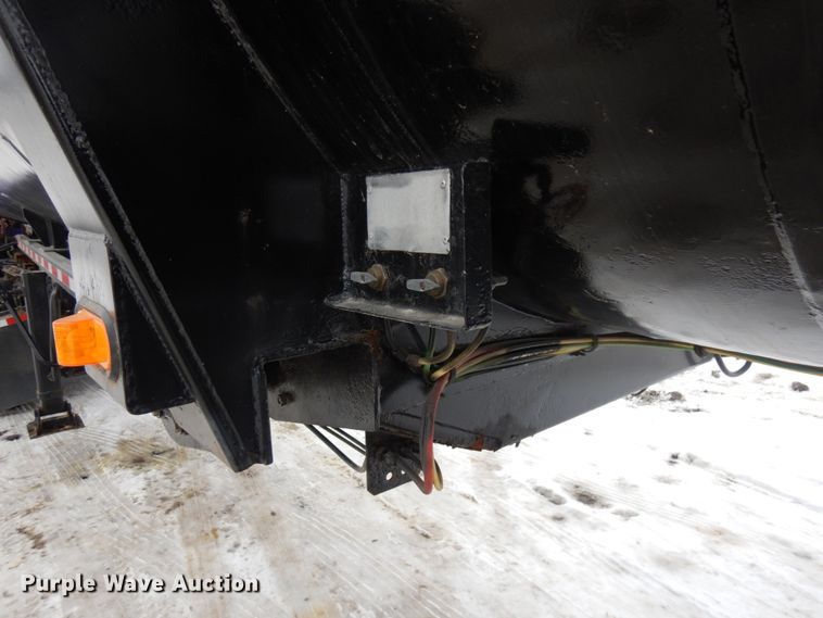 image for item IA9351 2009 MAC SE end dump trailer