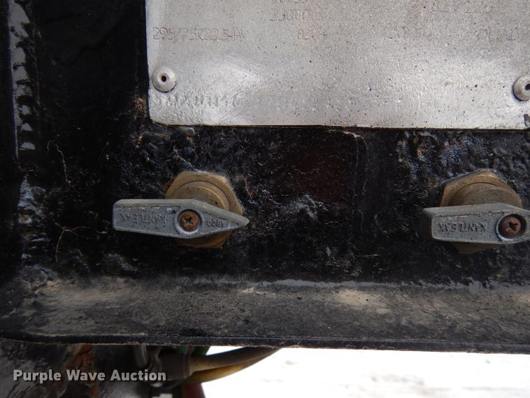 image for item IA9351 2009 MAC SE end dump trailer