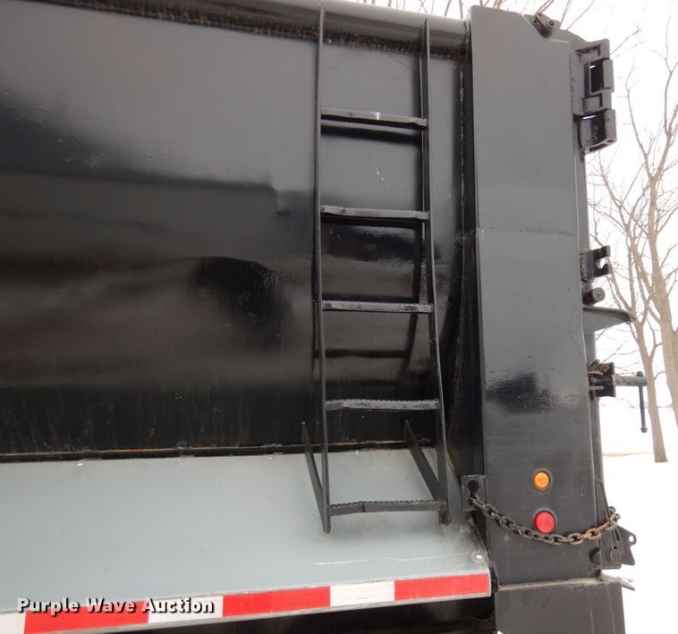 image for item IA9351 2009 MAC SE end dump trailer