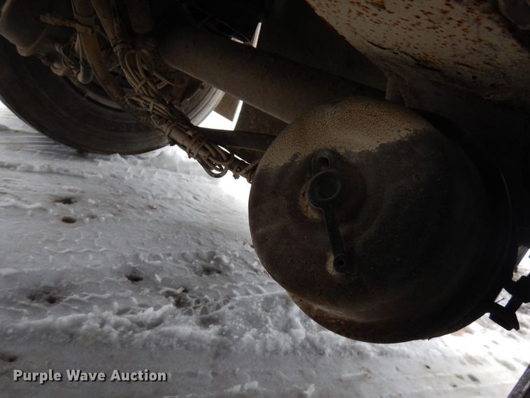 image for item IA9351 2009 MAC SE end dump trailer