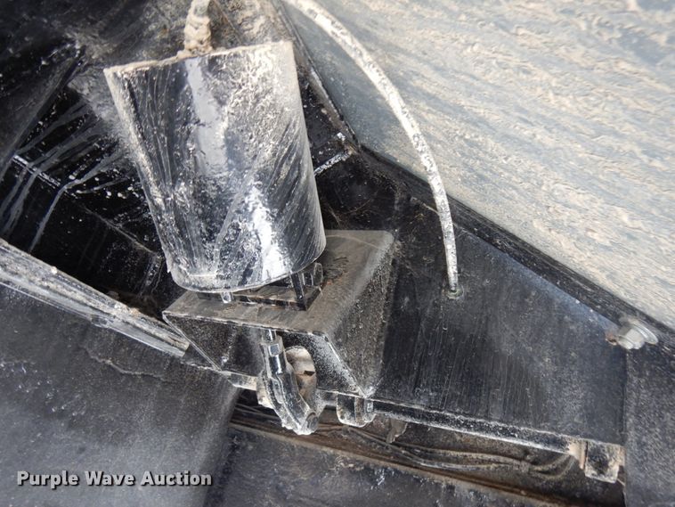 image for item IA9351 2009 MAC SE end dump trailer