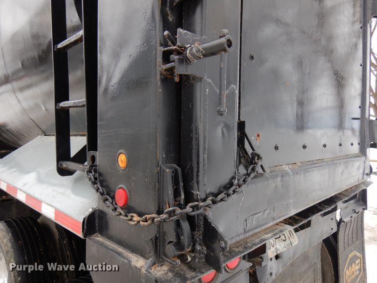 image for item IA9351 2009 MAC SE end dump trailer
