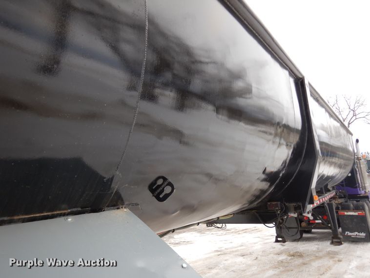 image for item IA9351 2009 MAC SE end dump trailer