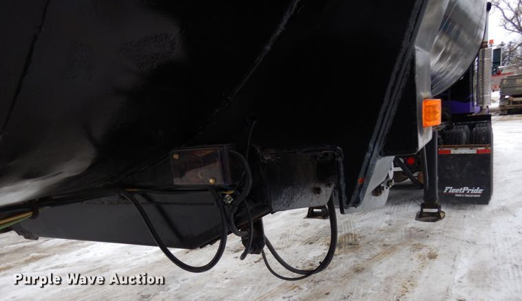 image for item IA9351 2009 MAC SE end dump trailer