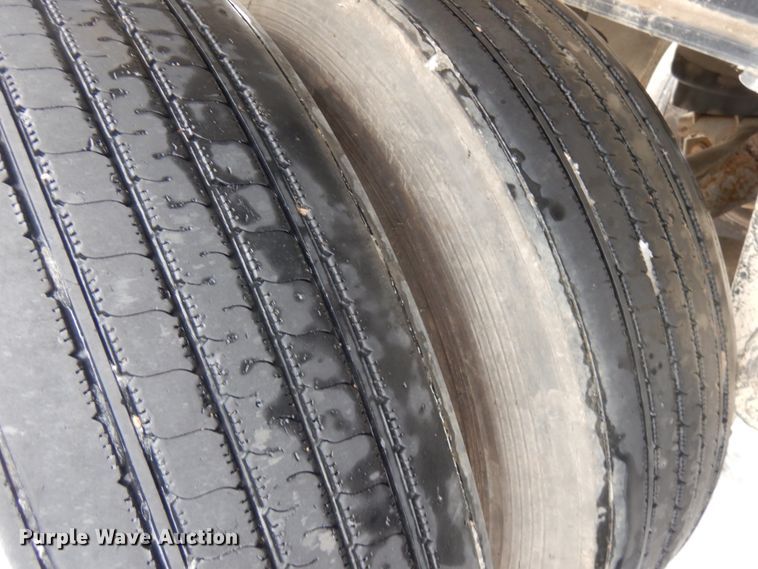 image for item IA9351 2009 MAC SE end dump trailer