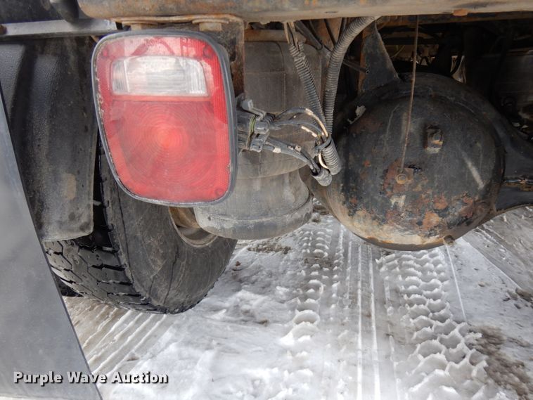 image for item IA9352 1999 Peterbilt 379  semi truck