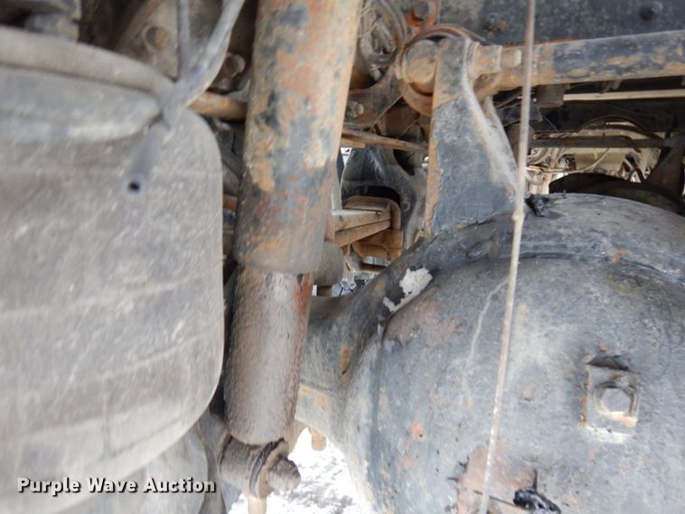 image for item IA9352 1999 Peterbilt 379  semi truck