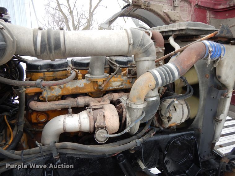 image for item IA9352 1999 Peterbilt 379  semi truck