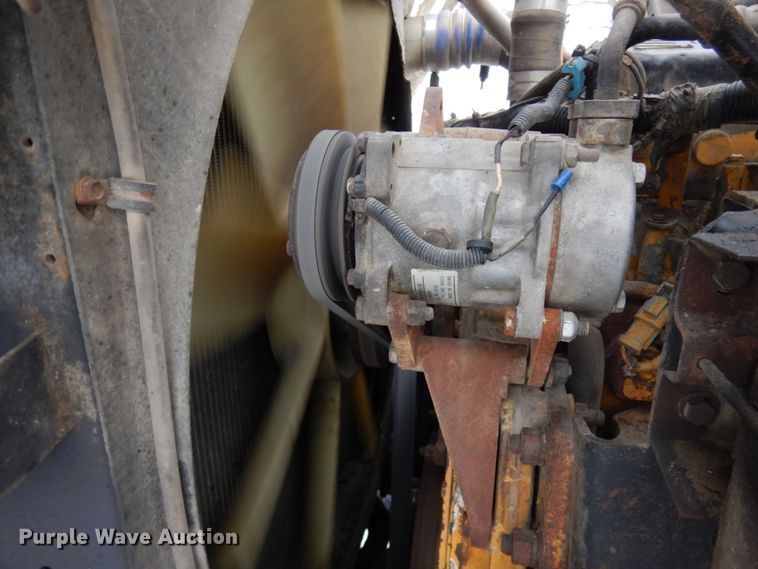 image for item IA9352 1999 Peterbilt 379  semi truck