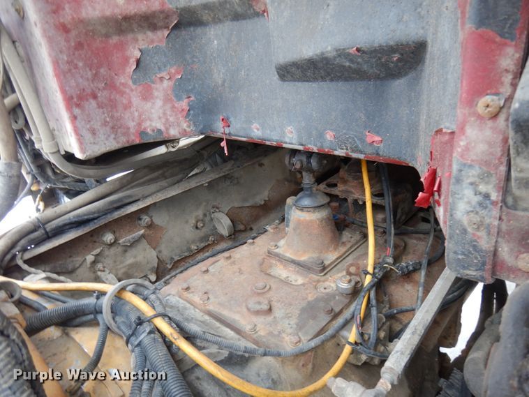 image for item IA9352 1999 Peterbilt 379  semi truck