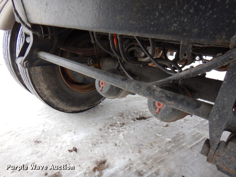 image for item IA9353 1999 Trinity live bottom trailer