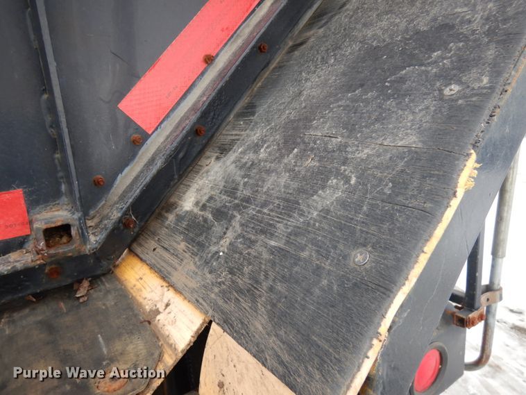 image for item IA9353 1999 Trinity live bottom trailer