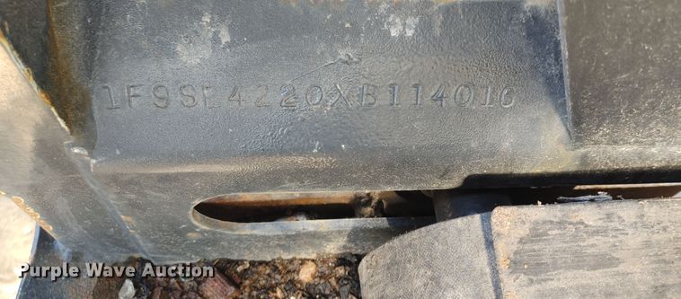 image for item IA9353 1999 Trinity live bottom trailer