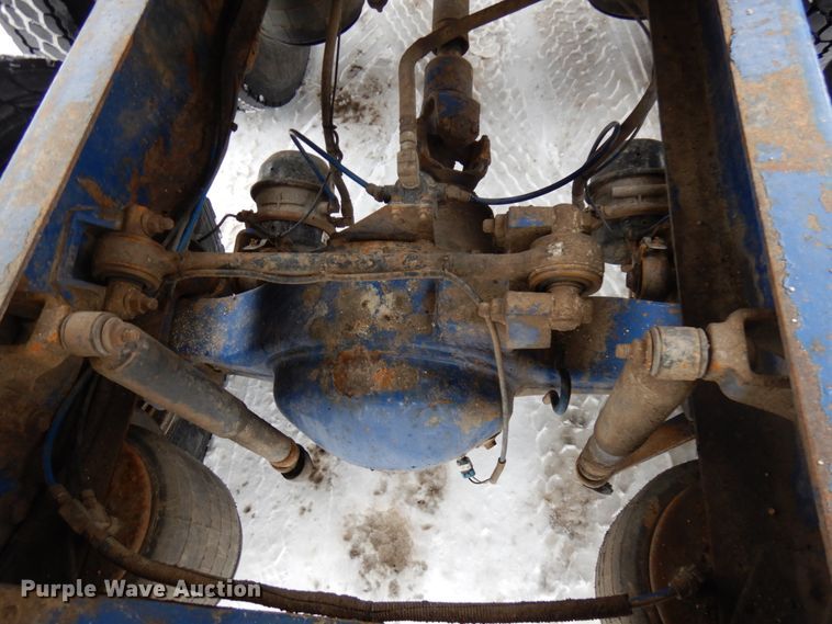 image for item IA9354 2002 Mack CX613  semi truck