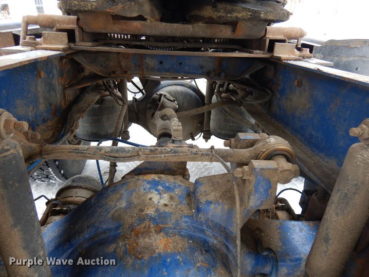 image for item IA9354 2002 Mack CX613  semi truck