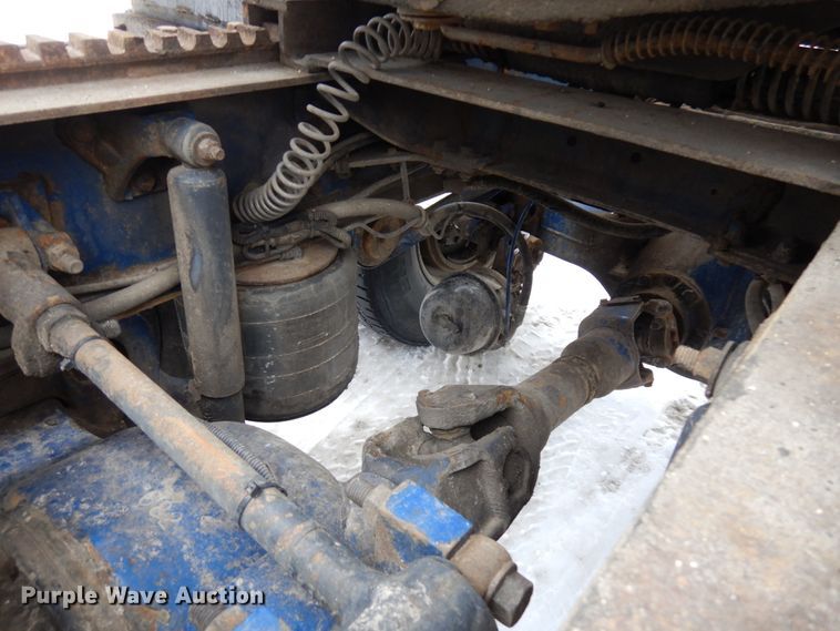 image for item IA9354 2002 Mack CX613  semi truck