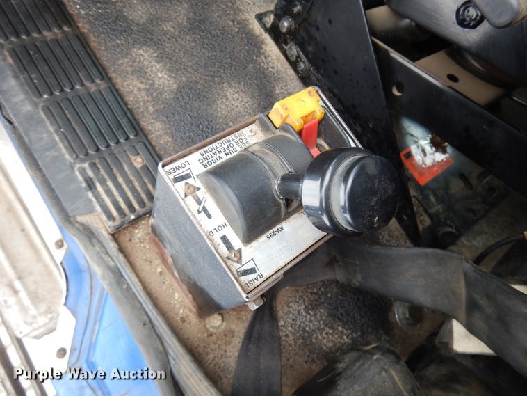 image for item IA9354 2002 Mack CX613  semi truck