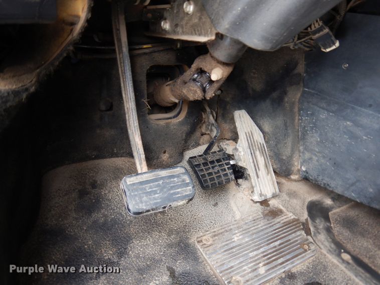 image for item IA9354 2002 Mack CX613  semi truck