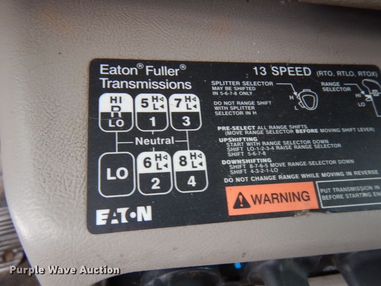 image for item IA9354 2002 Mack CX613  semi truck