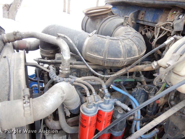 image for item IA9354 2002 Mack CX613  semi truck