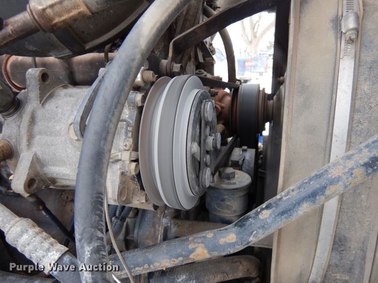 image for item IA9354 2002 Mack CX613  semi truck