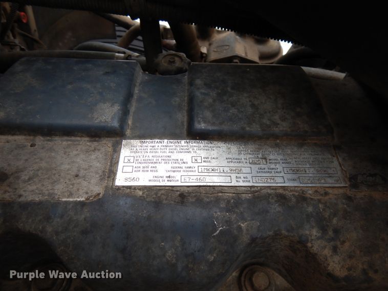 image for item IA9354 2002 Mack CX613  semi truck